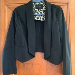 Blu Pepper Short Black Light-Weight Blazer